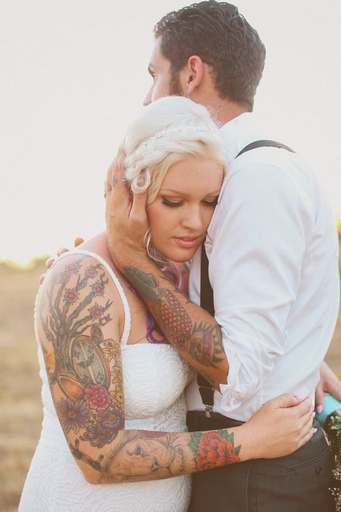 Tattooed brides - how to choose a wedding dress